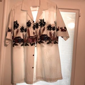 Made in Hawaii shirt with surf board & vintage car theme in like-new cond